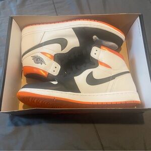Air Jordan 1 Retro High OG ‘Electro Orange’